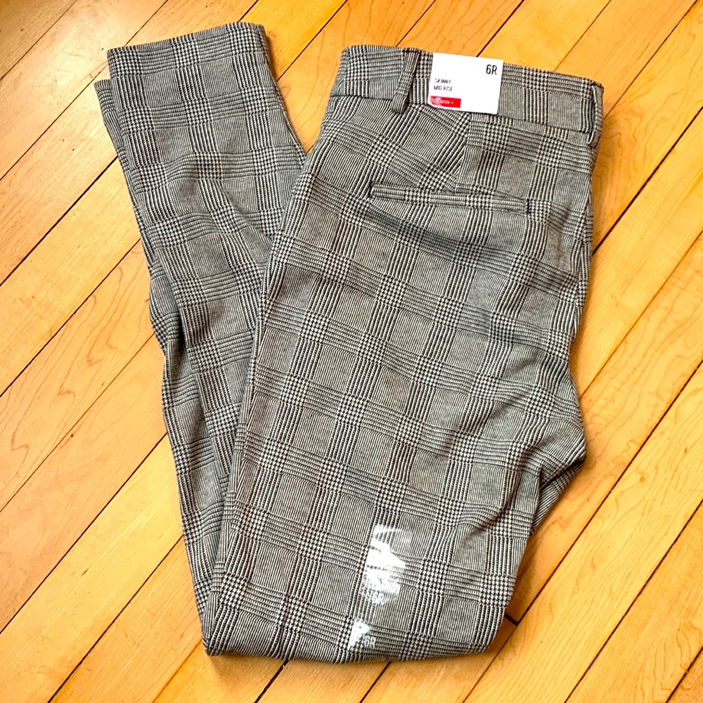 Express skinny mid rise pants.
